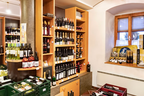 Sailers Vinothek - Wein aus Österreich - Weinregal